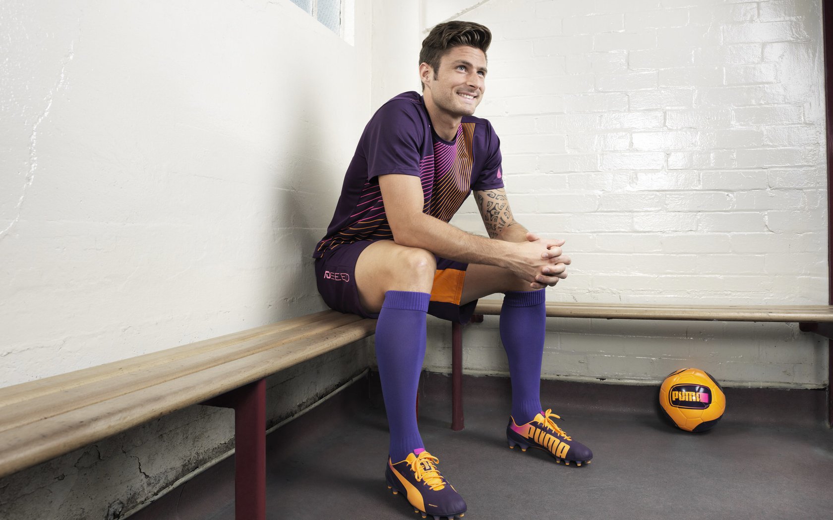 曼联重新调整战术找回进攻节奏，曼联的战术